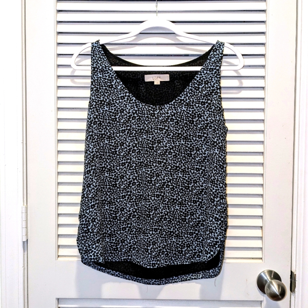 Ann Taylor LOFT Blue And Black Floral Fluid Tank Top Size Extra Small